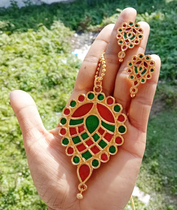 Assamese_Traditional_Gold_Plated_Red_Green_Color_Dugdugi_Chain_Jewellery_Set_For_Women_&_Girls